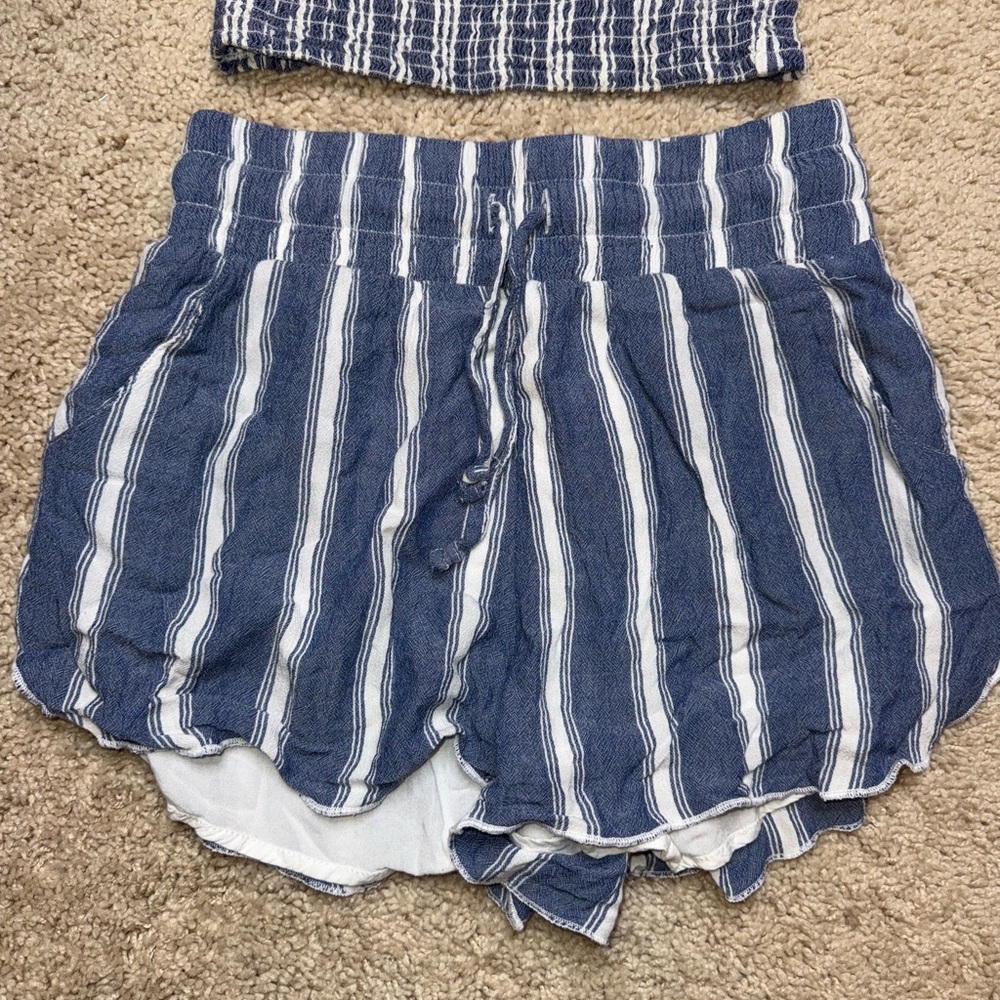 🖤Hollister Blue and White Striped Two-Piece Set - Picture 3 of 6